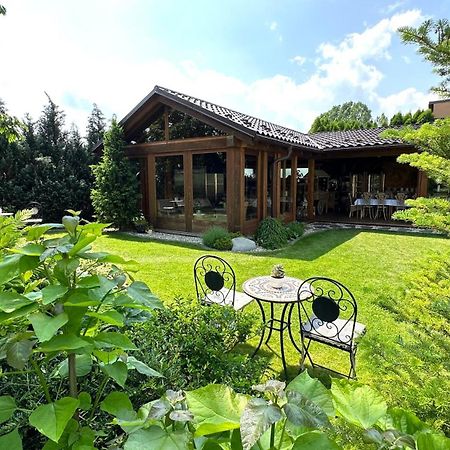Wellness Penzion Vila Mery Poprad Exterior photo