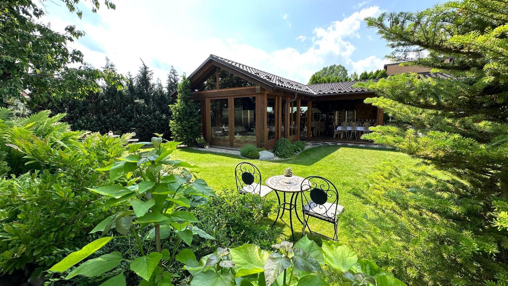 Wellness Penzion Vila Mery Poprad Exterior photo