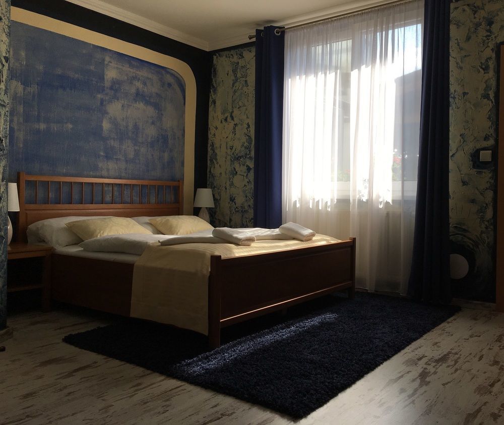 Wellness Penzion Vila Mery Poprad Exterior photo