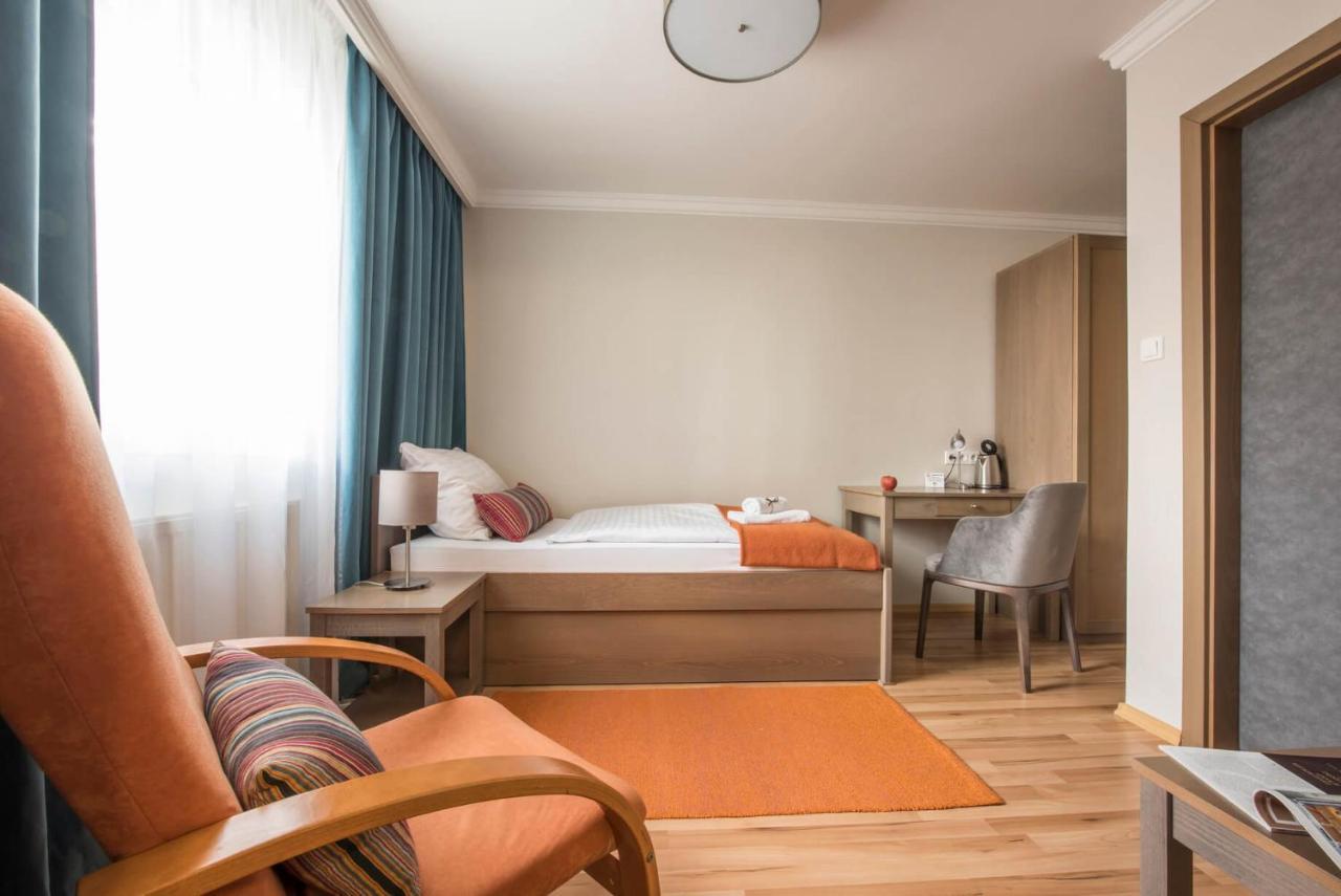 Wellness Penzion Vila Mery Poprad Exterior photo